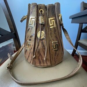 Chic Tan Shoulder Bag with Gold Accents